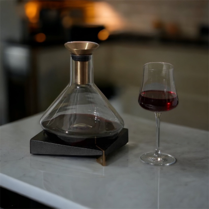 Carafe à vin avec socle bois